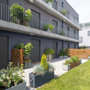 Ensemble résidentiel moderne avec portes d'entrée Alupan Ultra